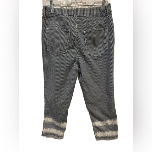 Chico’s Perfect Stretch Girlfriend Crop Jean, Chico’ Size 0, Regular Size 6 - Picture 7 of 7